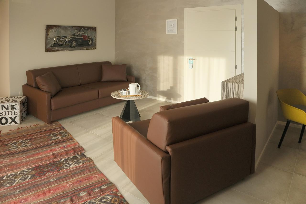 Hotel Buena Onda 페스키에라델가르다 외부 사진