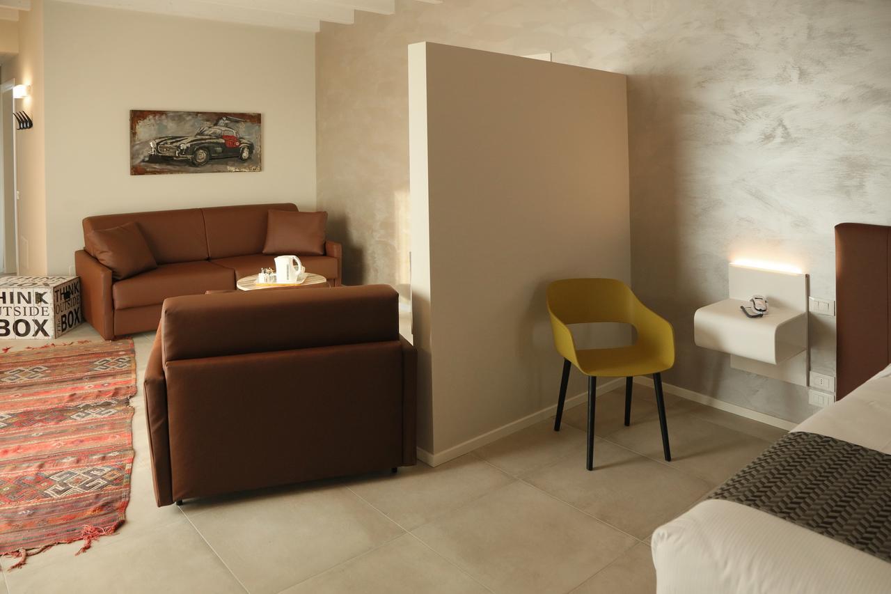 Hotel Buena Onda 페스키에라델가르다 외부 사진